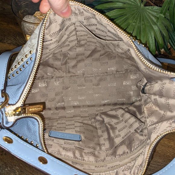 RARE Michael Kors Aria Signature Shoulder Bag. Vanilla & Pale Skye Blue - Picture 13 of 14
